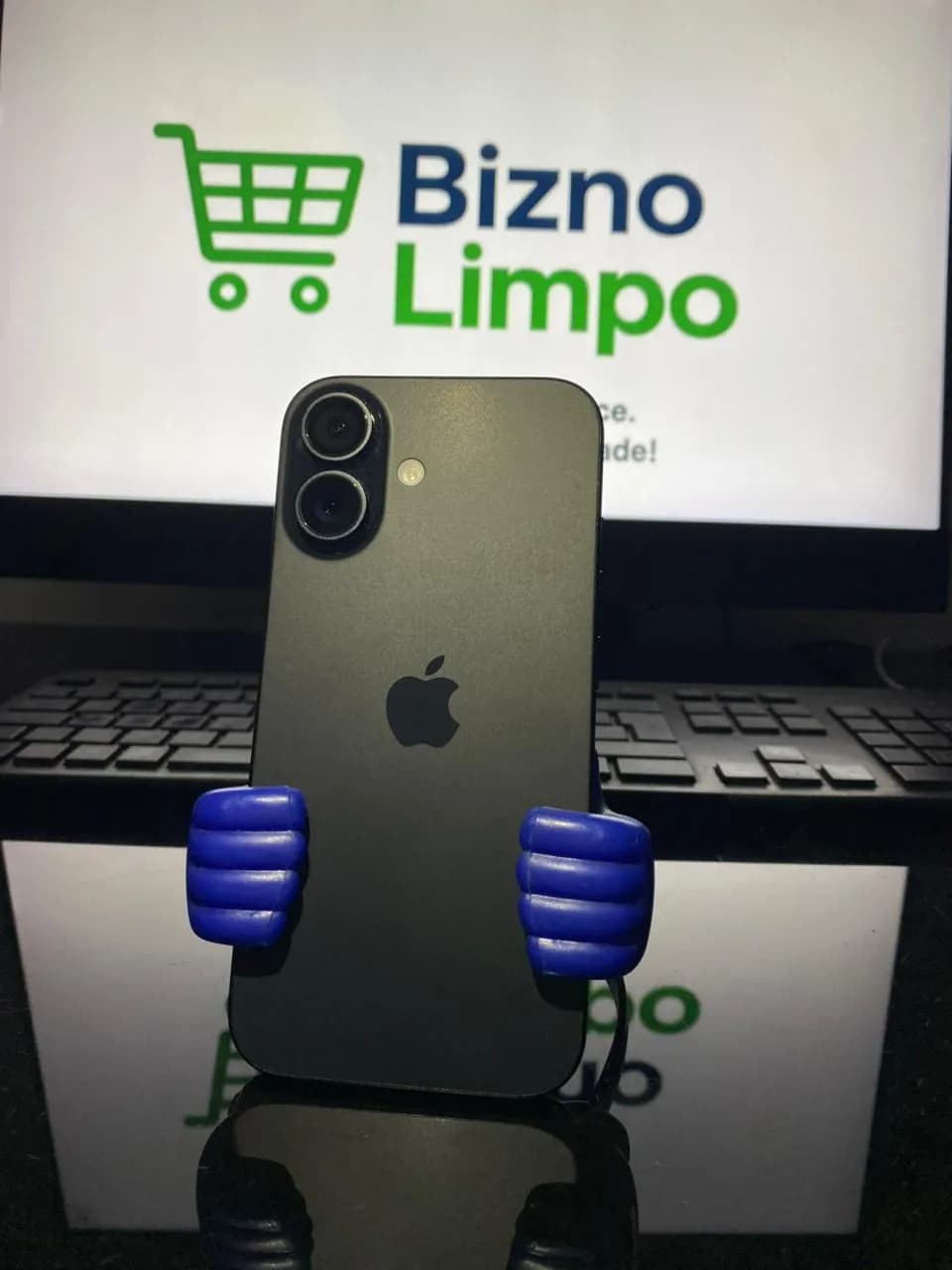 iPhone 17